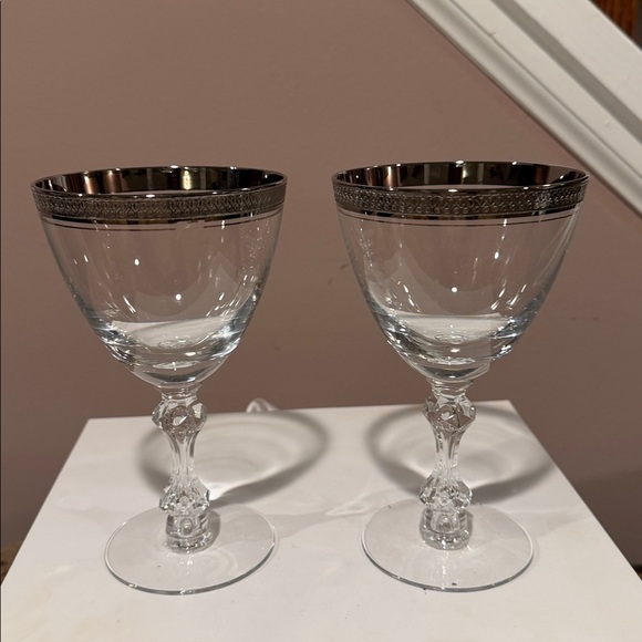 Reynolds “Royal Baroness” Platinum Lead Crystal Water/Wine Goblet, Set/4 (Set 2) - Picture 3 of 16